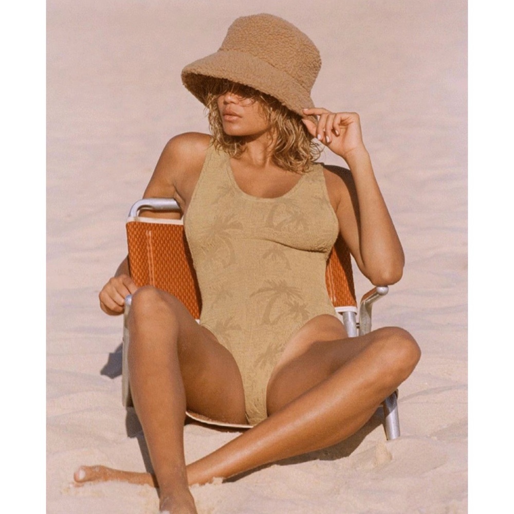 LACK OF COLOR TEDDY BUCKET HAT - CAMEL - Picture 5 of 15